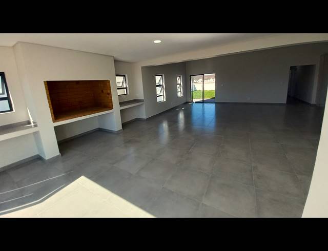 3 BEDROOM HOUSE FOR SALE IN BRITANNIA BEACH ESTATE